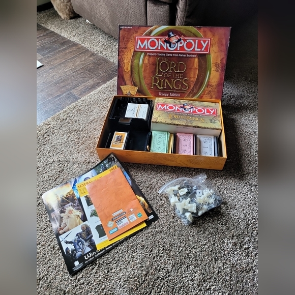 GUC, MONOPOLY THE LORD OF TGE RUNGS TRILOGY EDITION - Picture 1 of 8